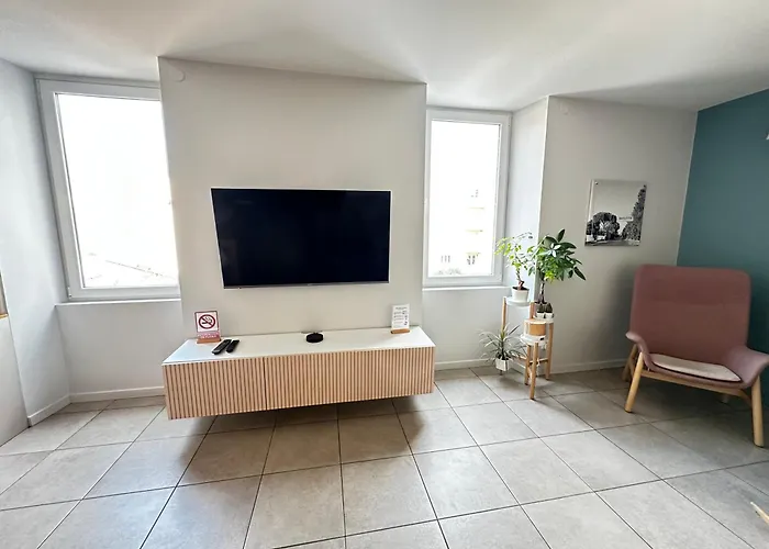 Du Faubourg Apartman Valence