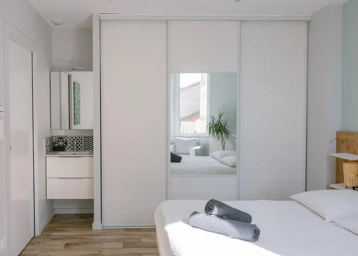 L'appart Du Faubourg 1 A 8 Personnes Valence (Drome)